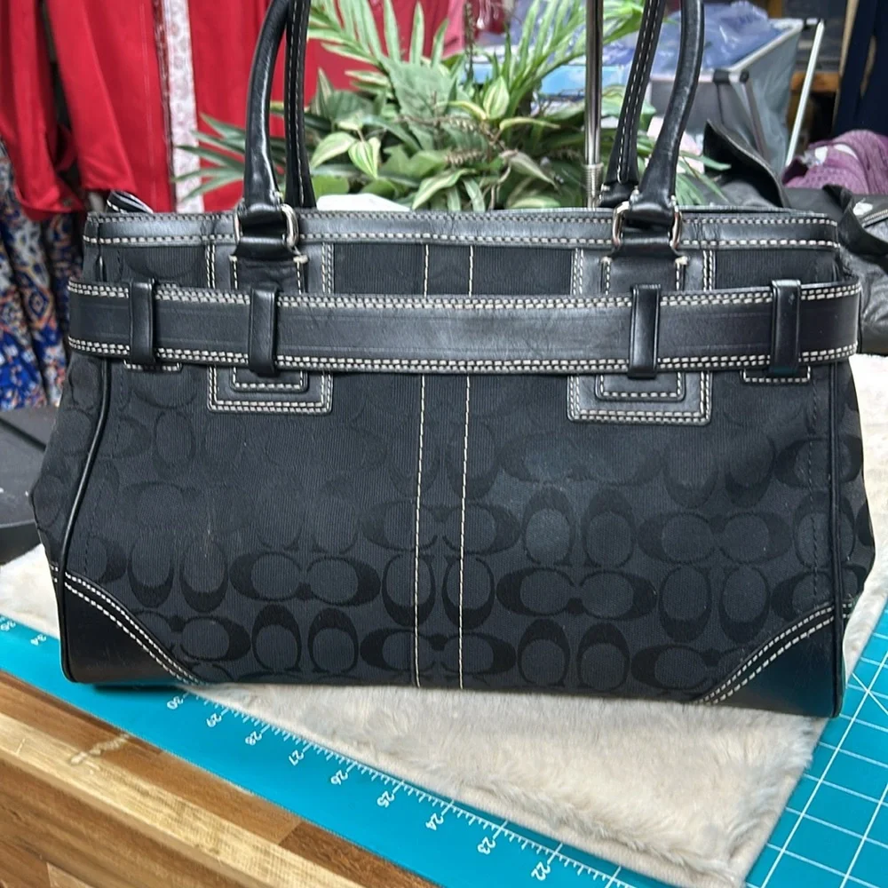 COACH HAMPTONS XL BLACK SIGNATURE BUSINESS CARRYALL TOTE BAG PURSE RARE dust bag